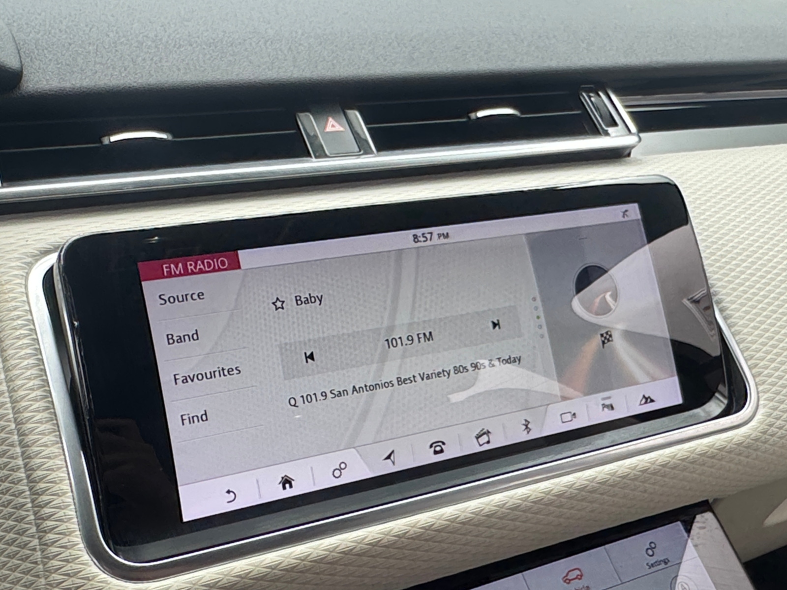 Thumbnail: 2020 Land Rover Range Rover Velar - 3