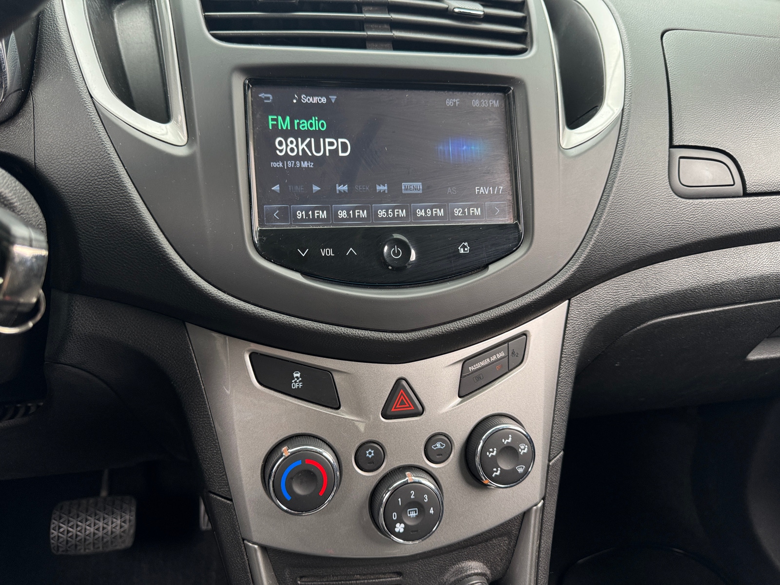 Thumbnail: 2016 Chevrolet Trax - 4