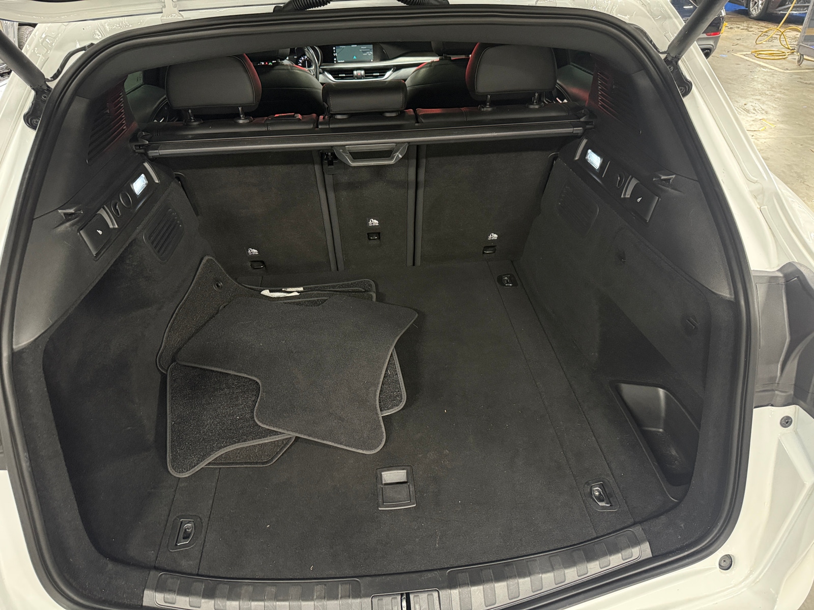 Thumbnail: 2022 Alfa Romeo Stelvio - 6