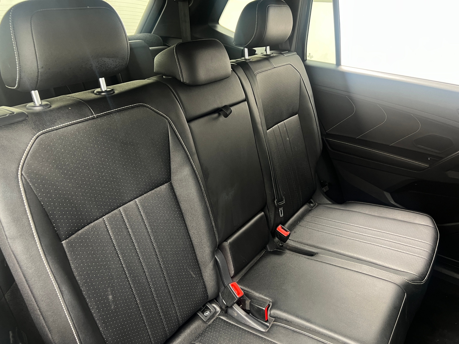 Thumbnail: 2023 Volkswagen Tiguan - 5