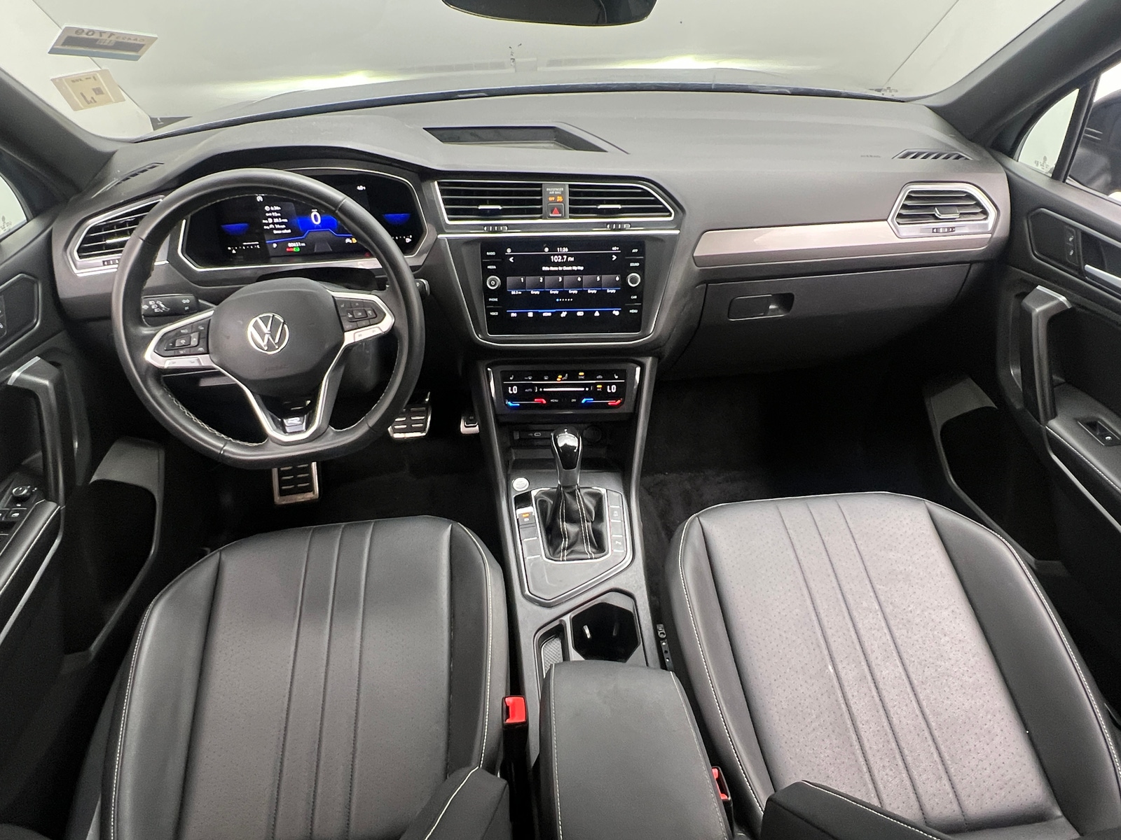 Thumbnail: 2023 Volkswagen Tiguan - 2