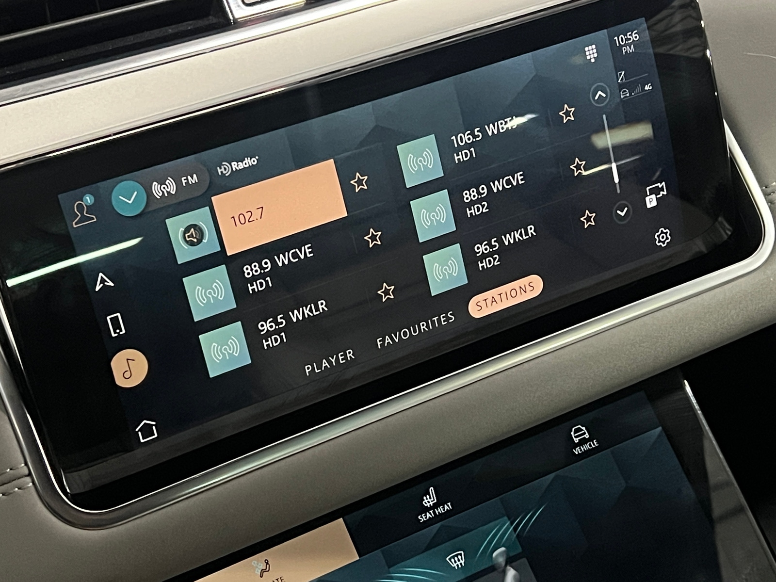 Thumbnail: 2022 Land Rover Range Rover Evoque - 3