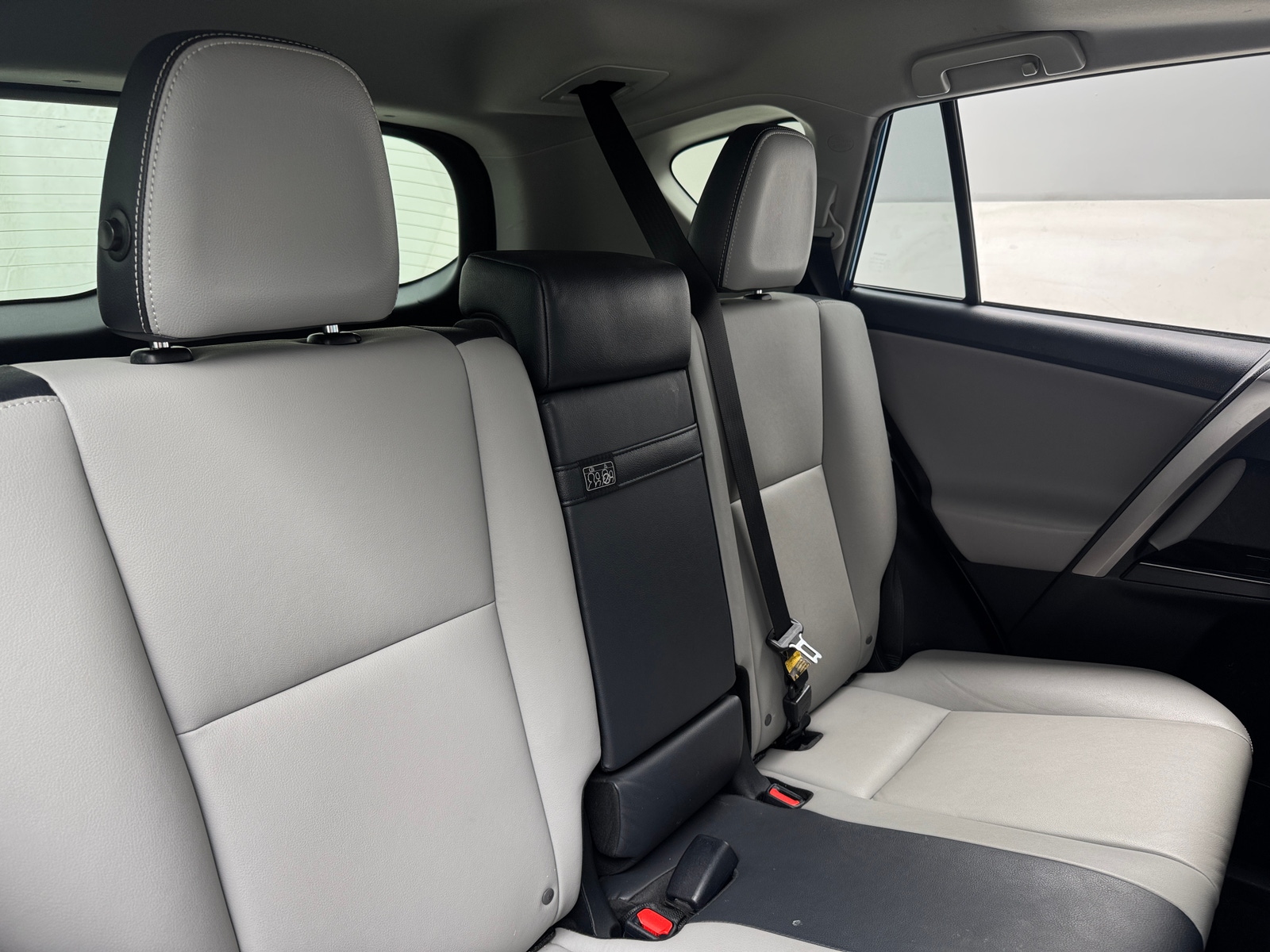 Thumbnail: 2017 Toyota RAV4 - 6