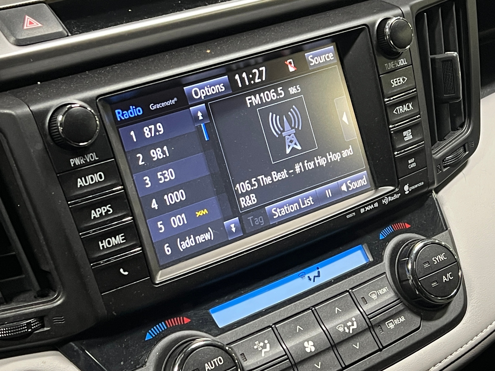 Thumbnail: 2017 Toyota RAV4 - 4