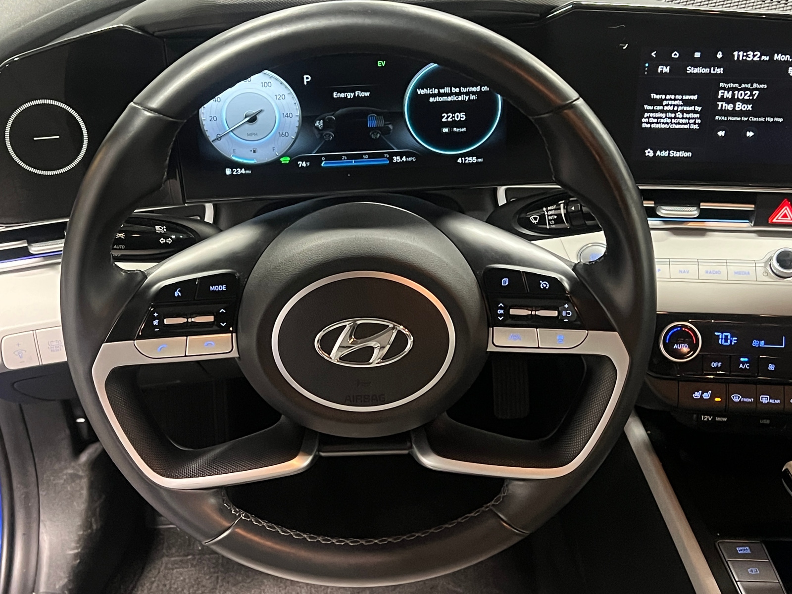 Thumbnail: 2023 Hyundai Elantra - 4