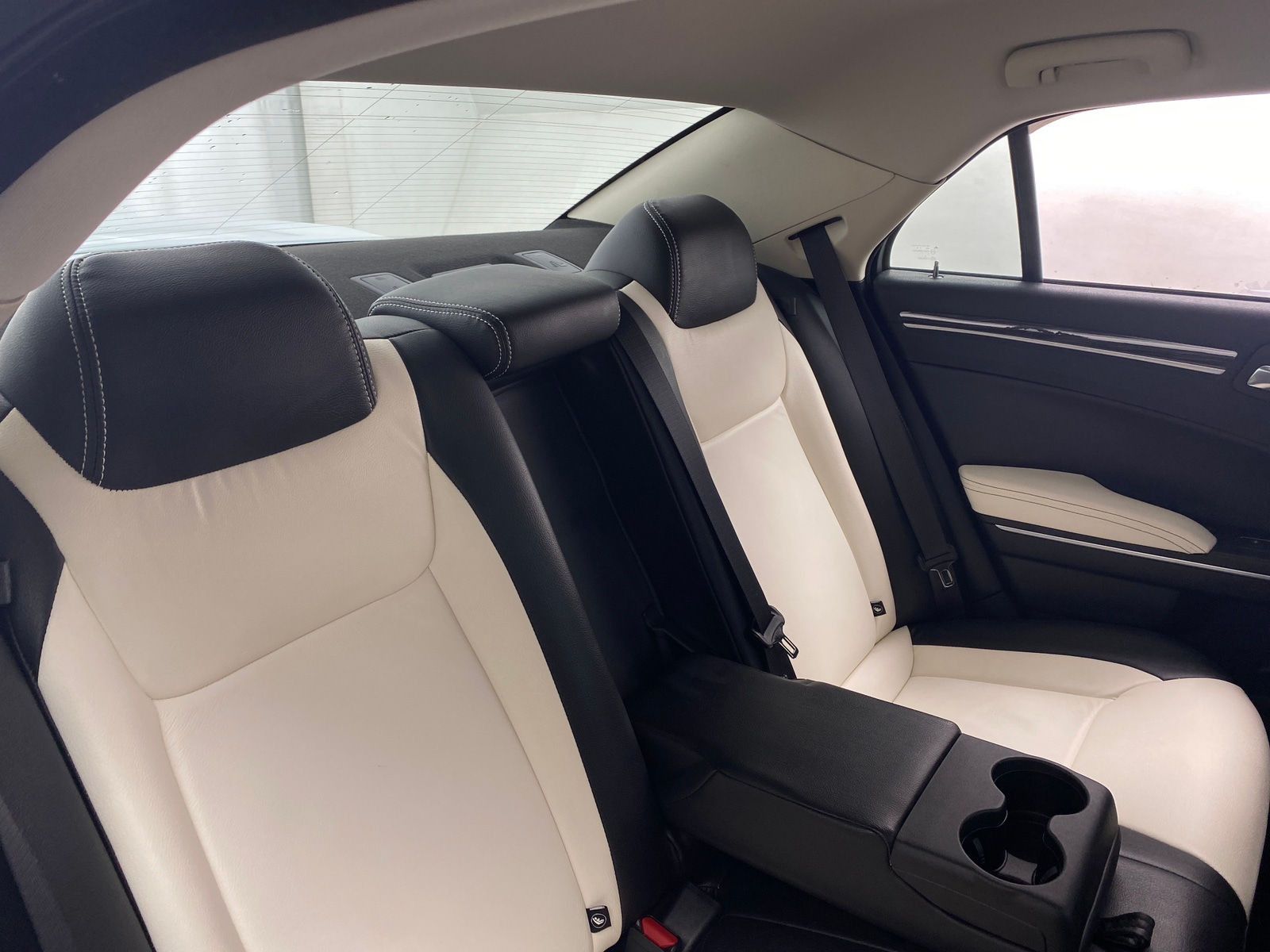 Thumbnail: 2022 Chrysler 300 - 5