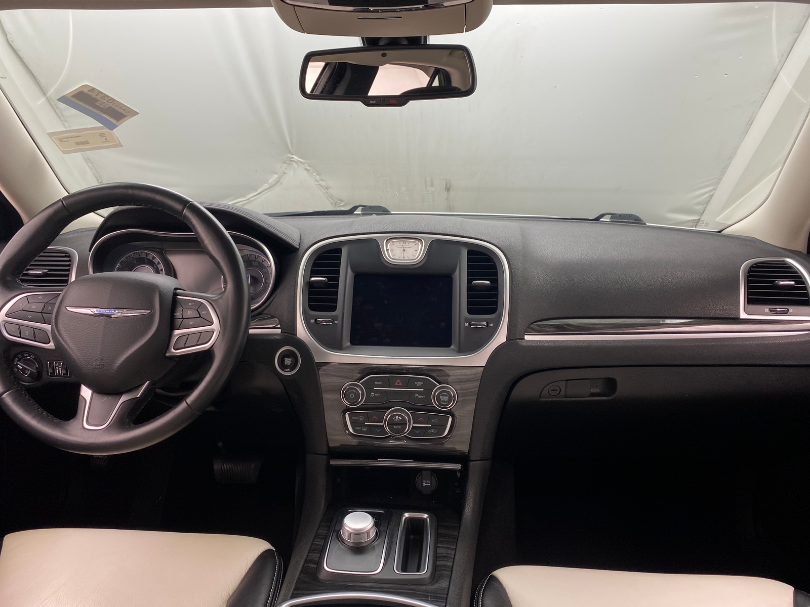 Thumbnail: 2022 Chrysler 300 - 2