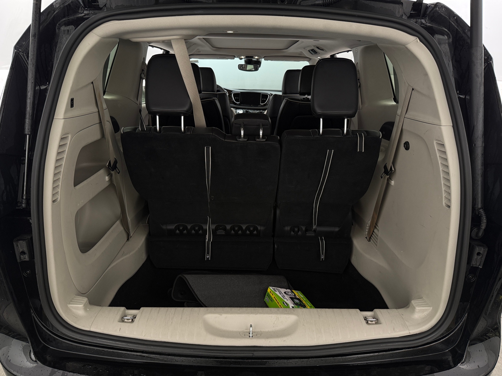 Thumbnail: 2024 Chrysler Pacifica - 6