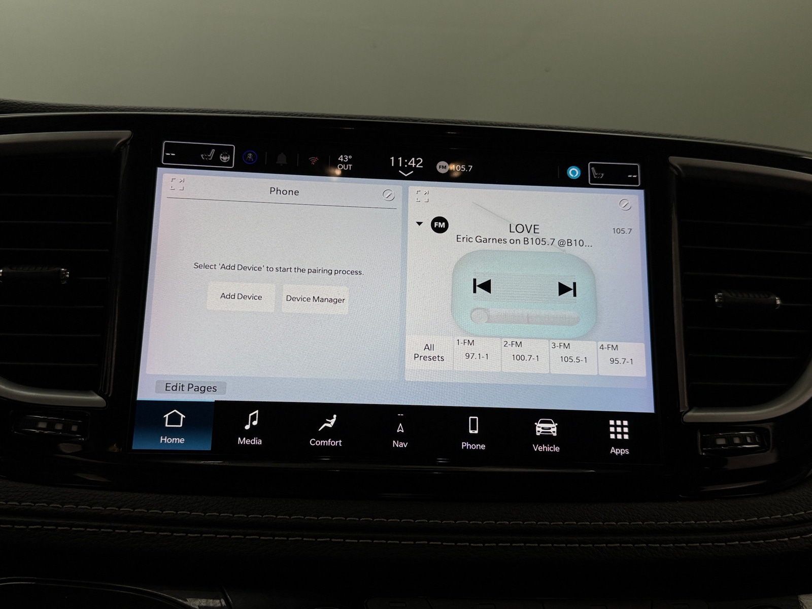 Thumbnail: 2024 Chrysler Pacifica - 3