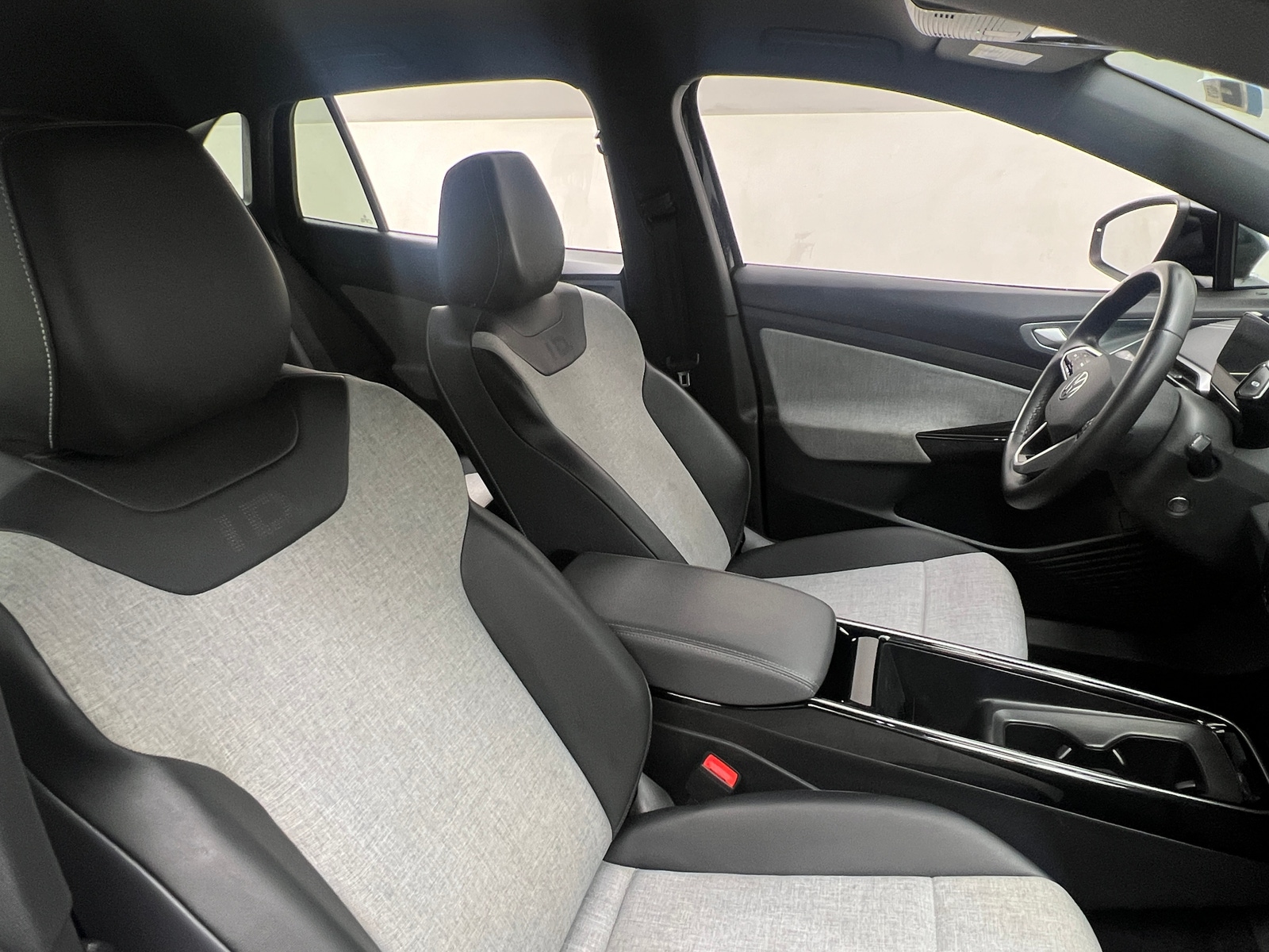 Thumbnail: 2023 Volkswagen ID.4 - 2