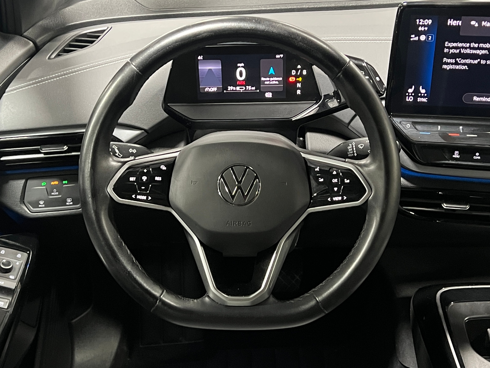 Thumbnail: 2023 Volkswagen ID.4 - 5