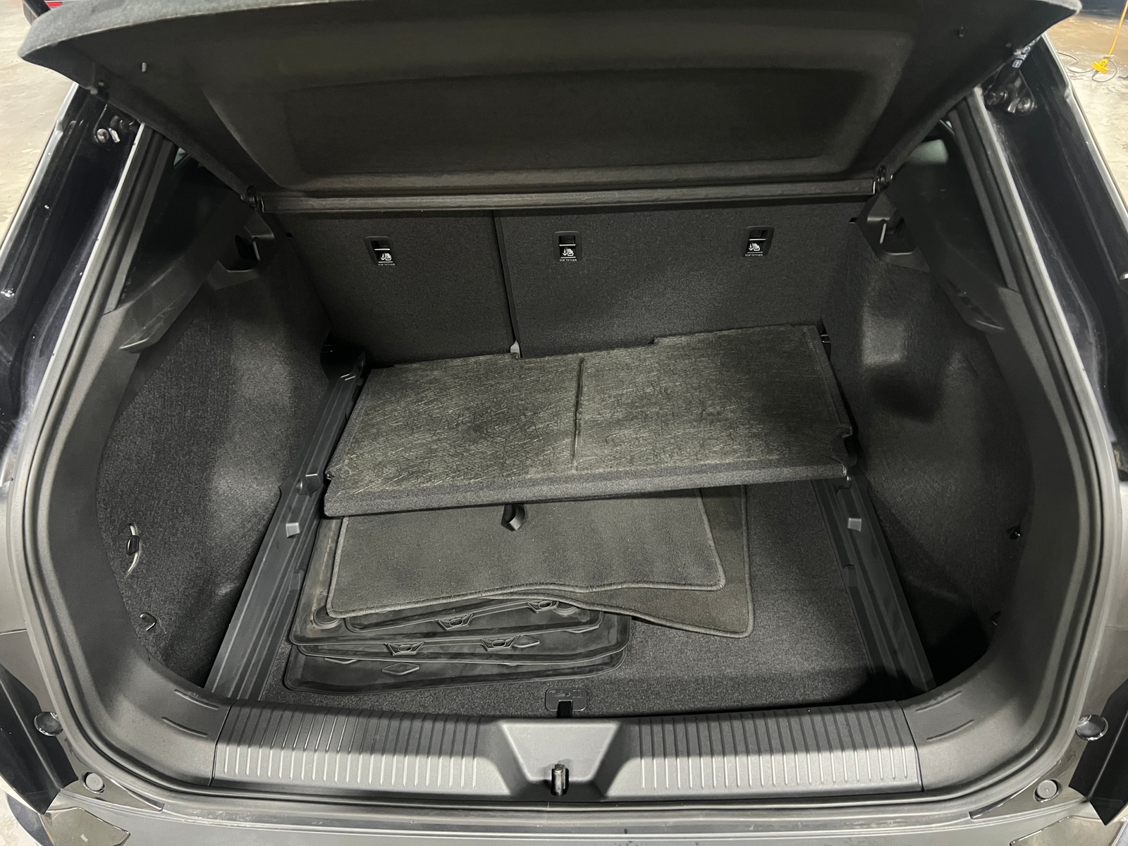 Thumbnail: 2023 Volkswagen ID.4 - 7