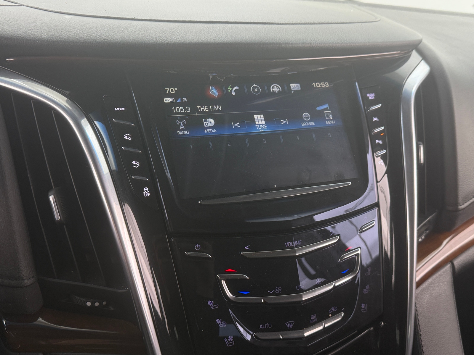 Thumbnail: 2019 Cadillac Escalade - 3