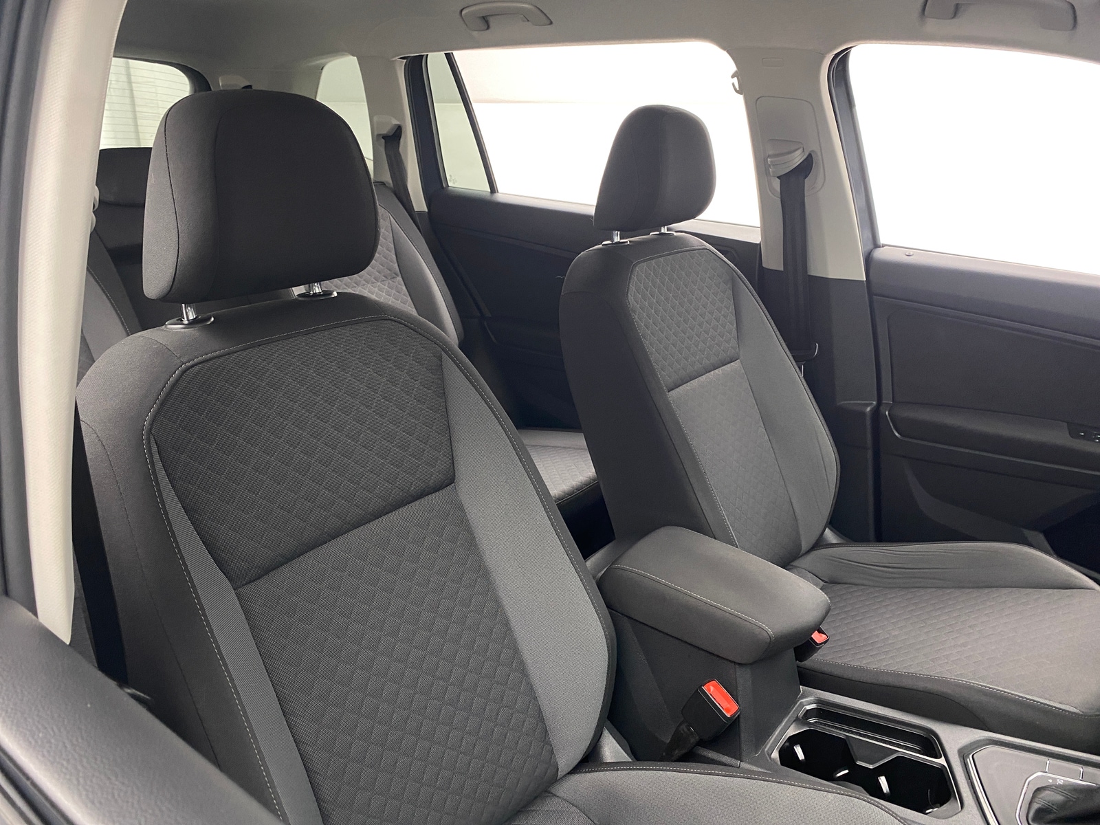 Thumbnail: 2020 Volkswagen Tiguan - 2