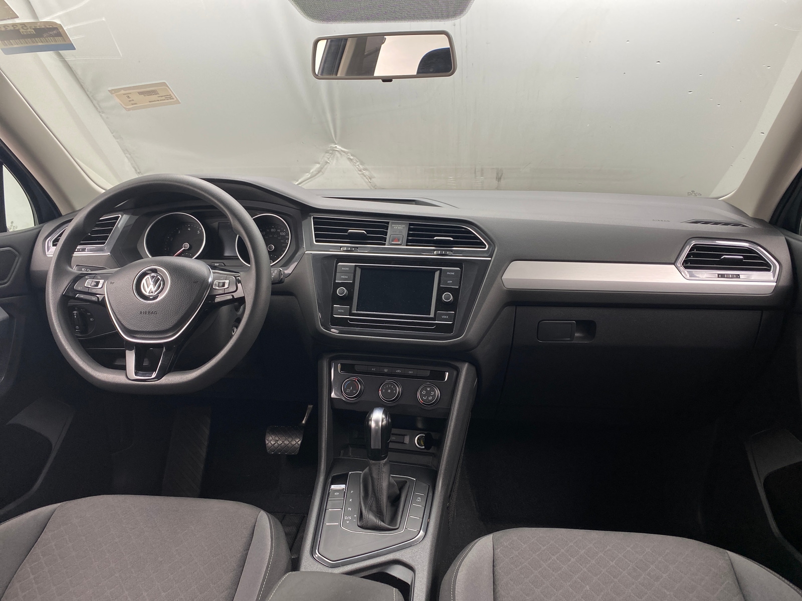 Thumbnail: 2020 Volkswagen Tiguan - 3