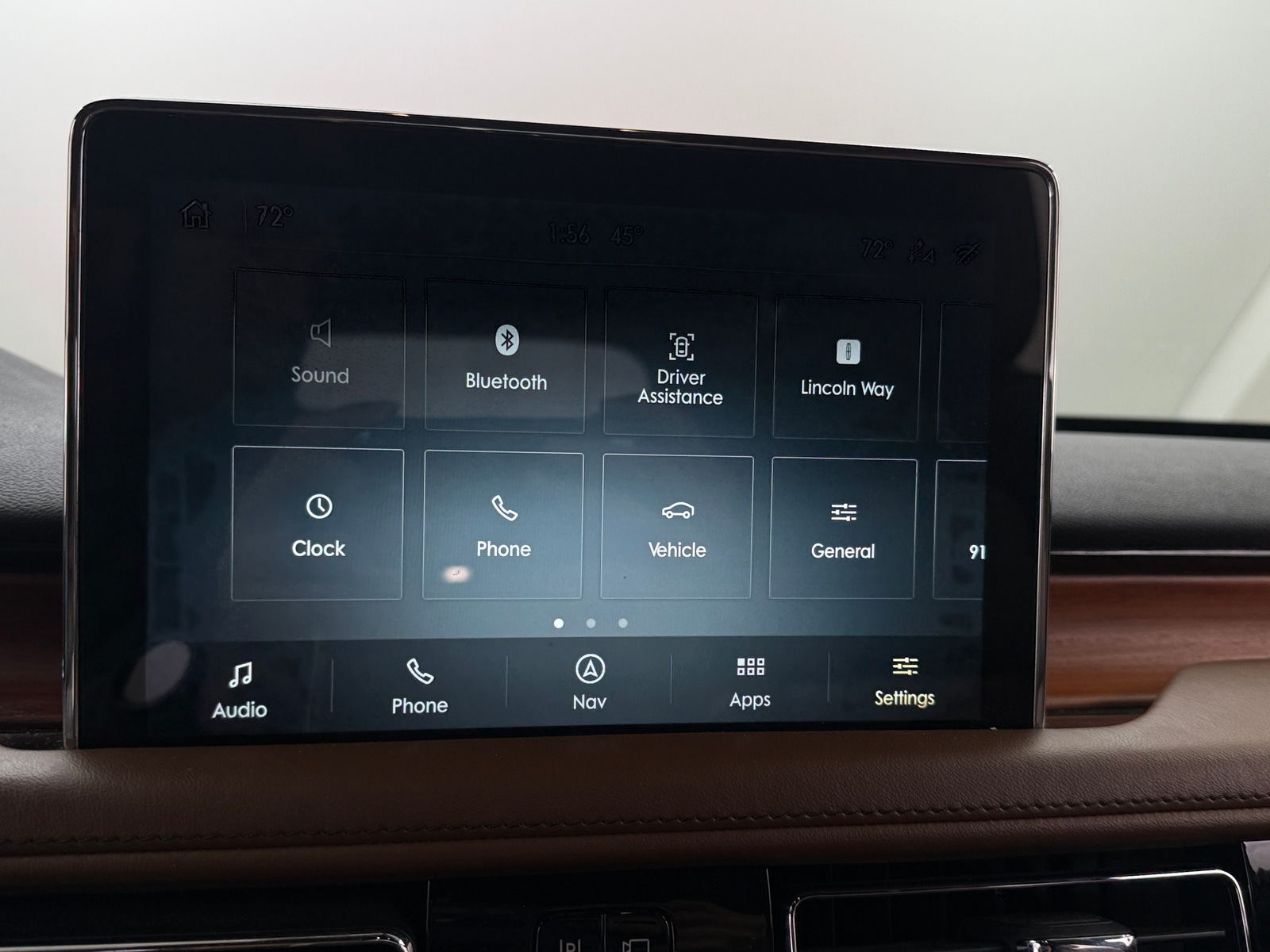 Thumbnail: 2020 Lincoln Aviator - 3