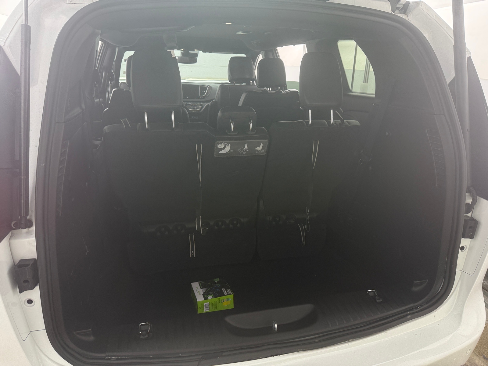 Thumbnail: 2025 Chrysler Pacifica - 6