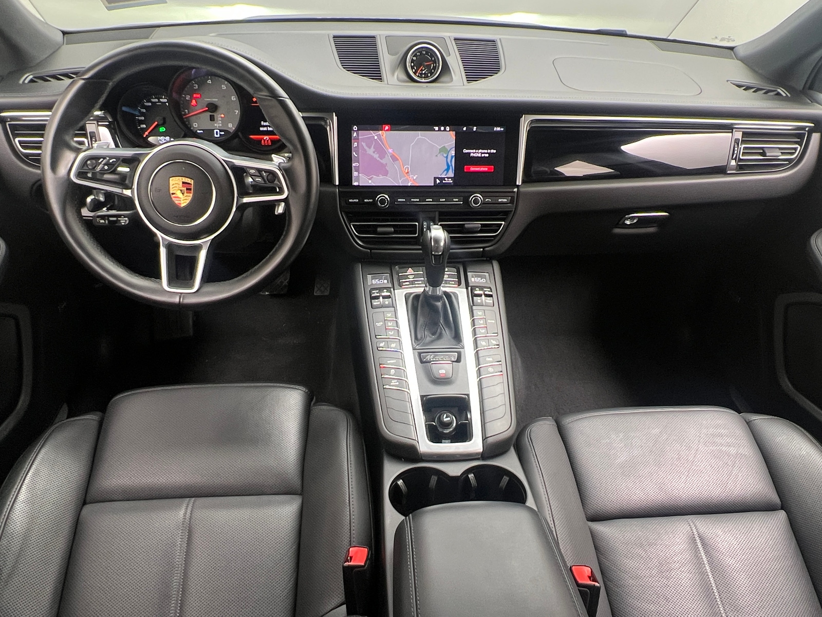 Thumbnail: 2021 Porsche Macan - 2