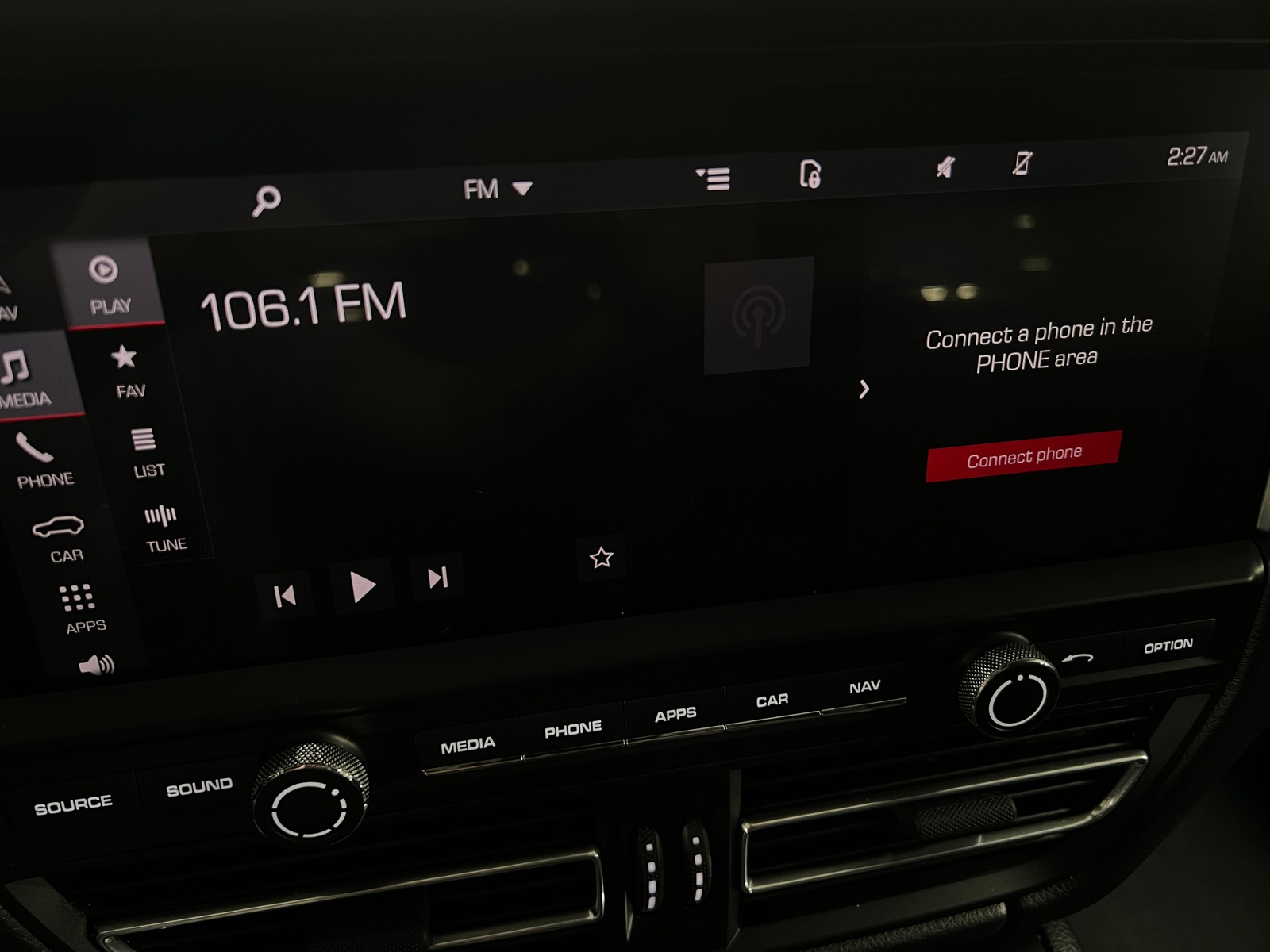 Thumbnail: 2021 Porsche Macan - 3