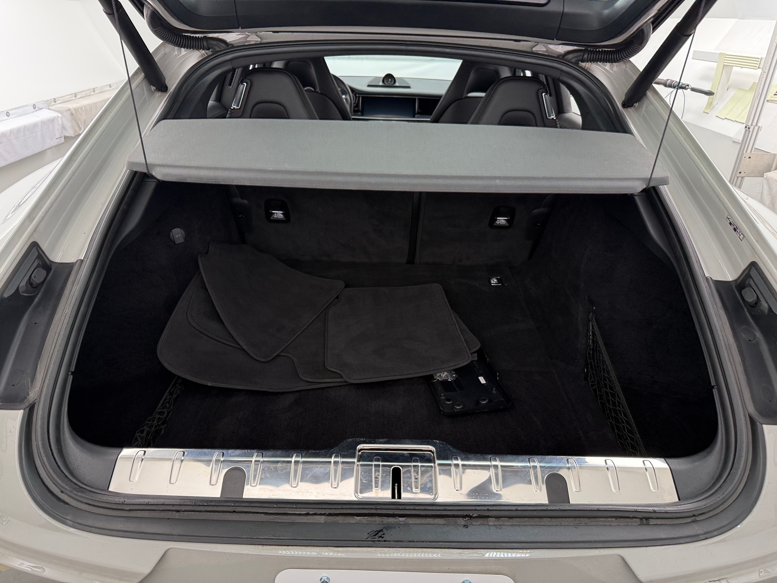 Thumbnail: 2018 Porsche Panamera - 6