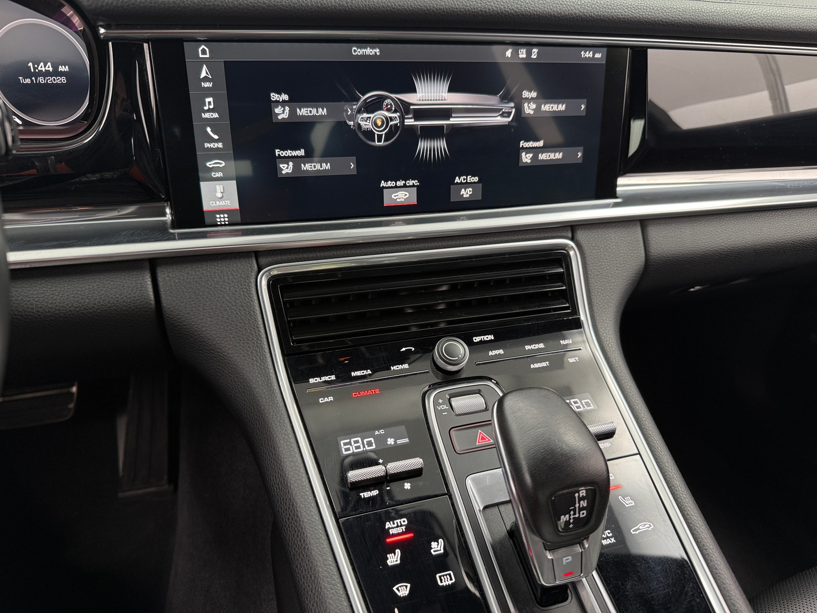 Thumbnail: 2018 Porsche Panamera - 3