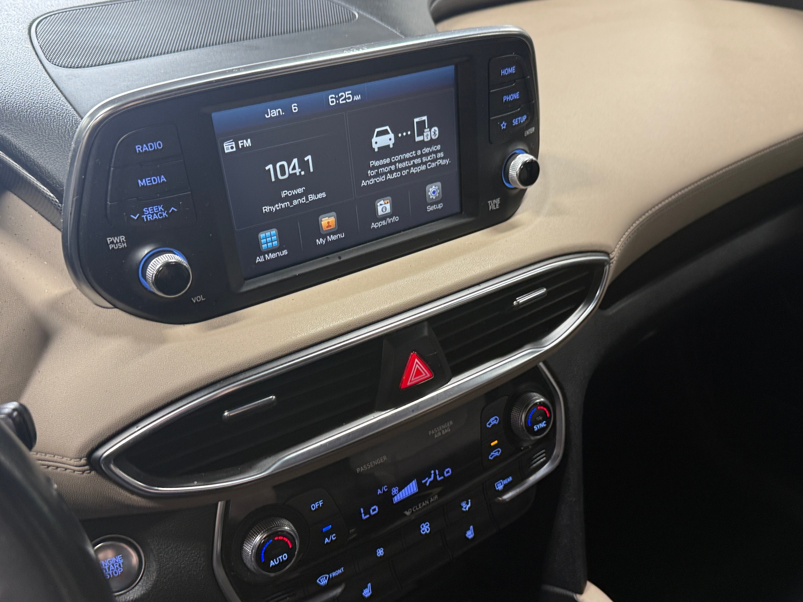 Thumbnail: 2019 Hyundai Santa Fe - 4