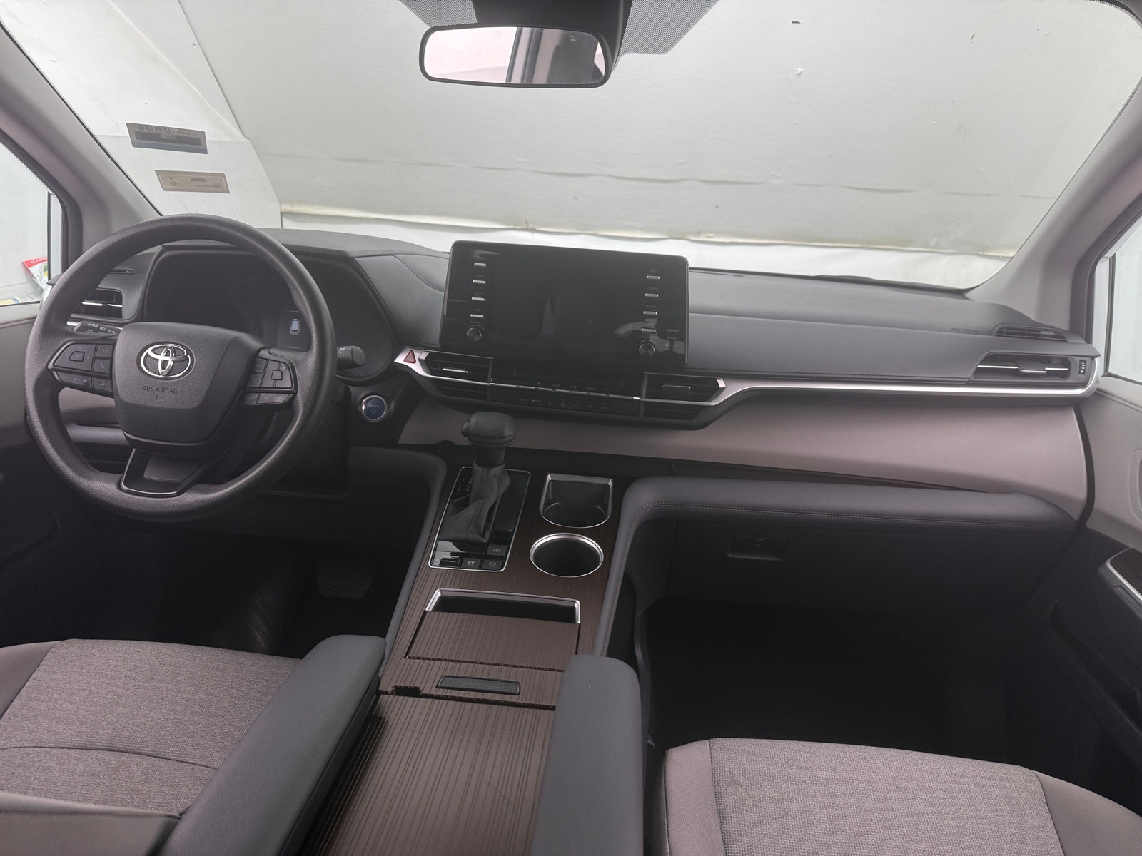 Thumbnail: 2024 Toyota Sienna - 3