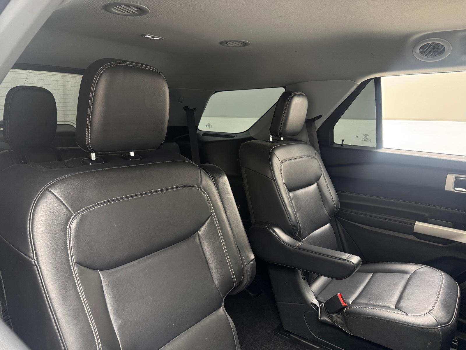 Thumbnail: 2021 Ford Explorer - 5