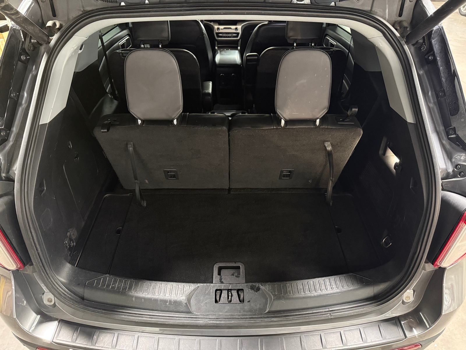 Thumbnail: 2021 Ford Explorer - 6