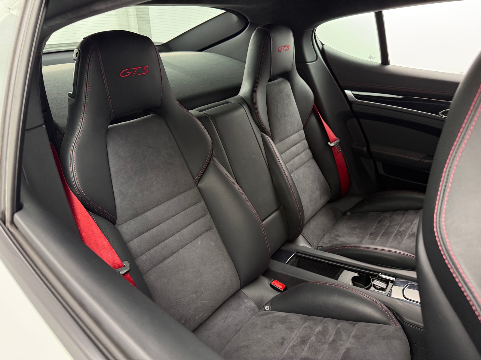 Thumbnail: 2013 Porsche Panamera - 4