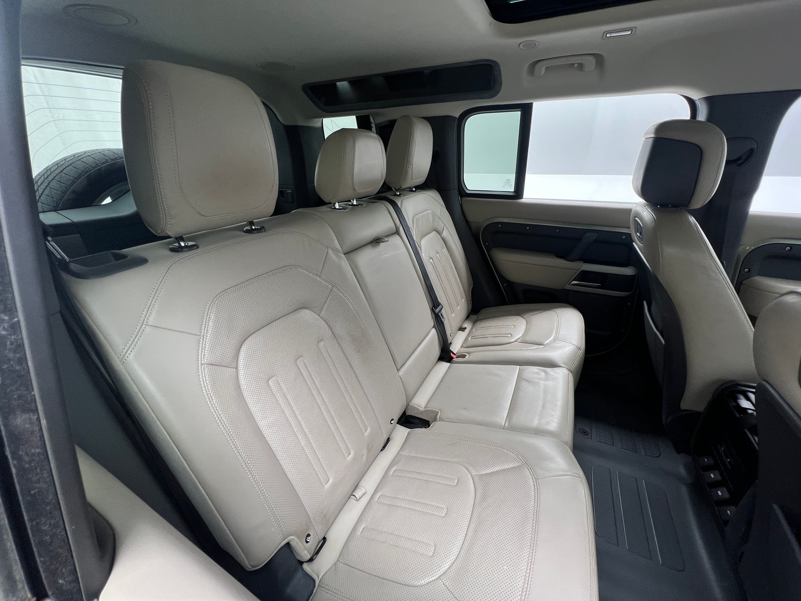 Thumbnail: 2020 Land Rover Defender - 6