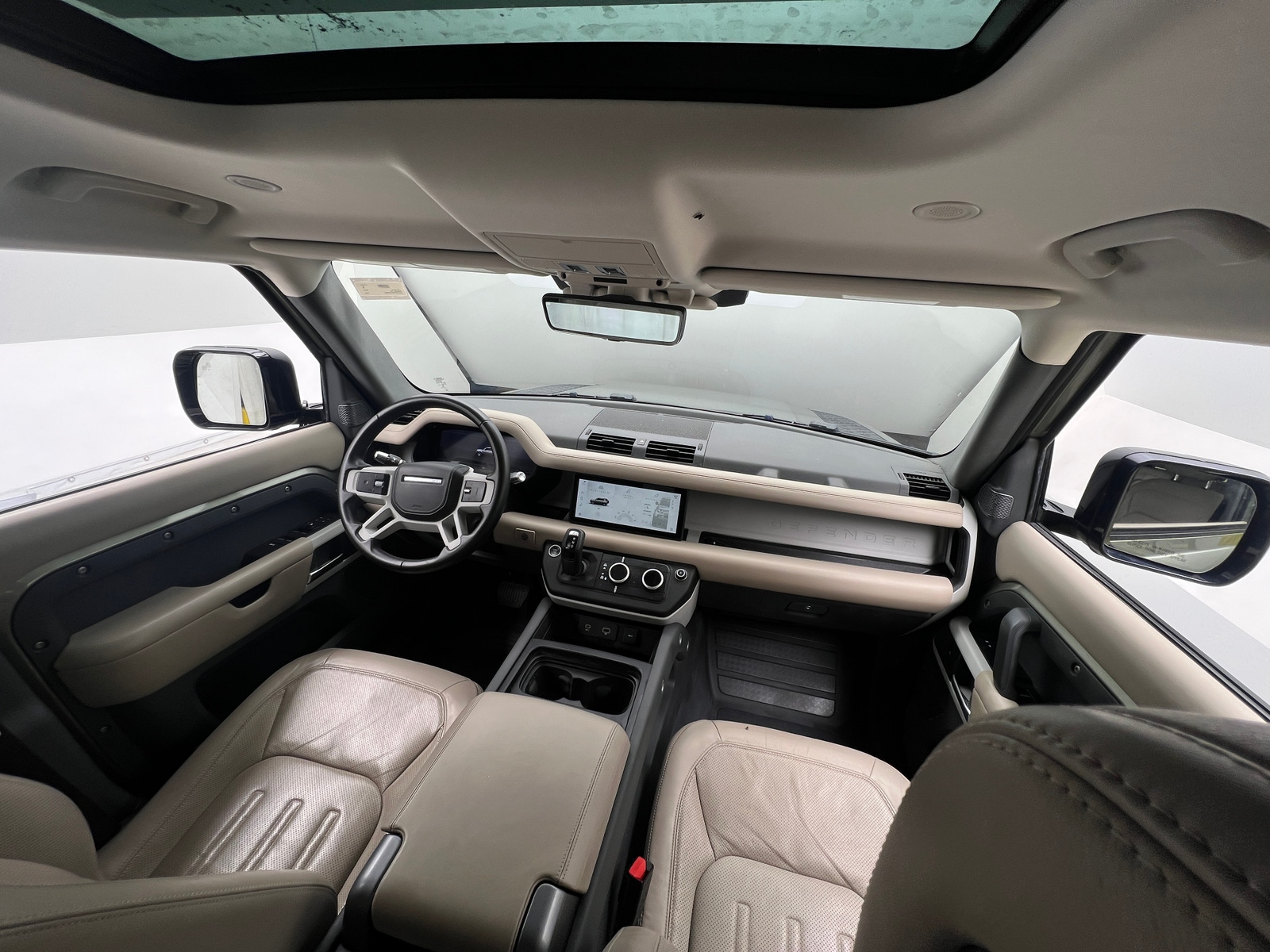 Thumbnail: 2020 Land Rover Defender - 3