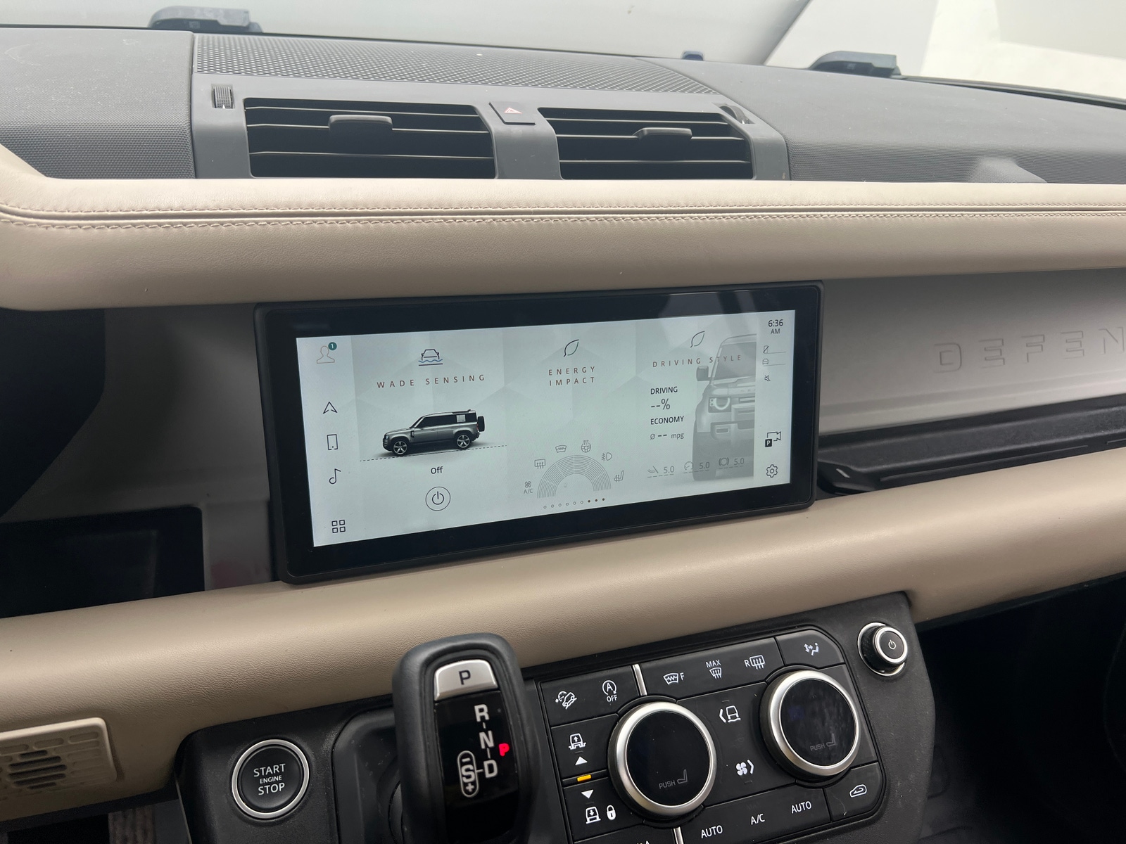 Thumbnail: 2020 Land Rover Defender - 4