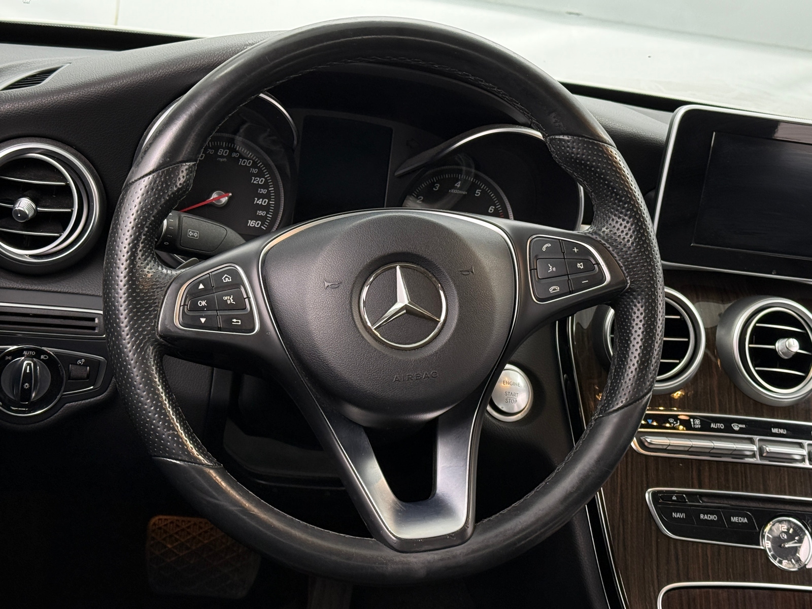 Thumbnail: 2015 Mercedes-Benz C-Class - 4