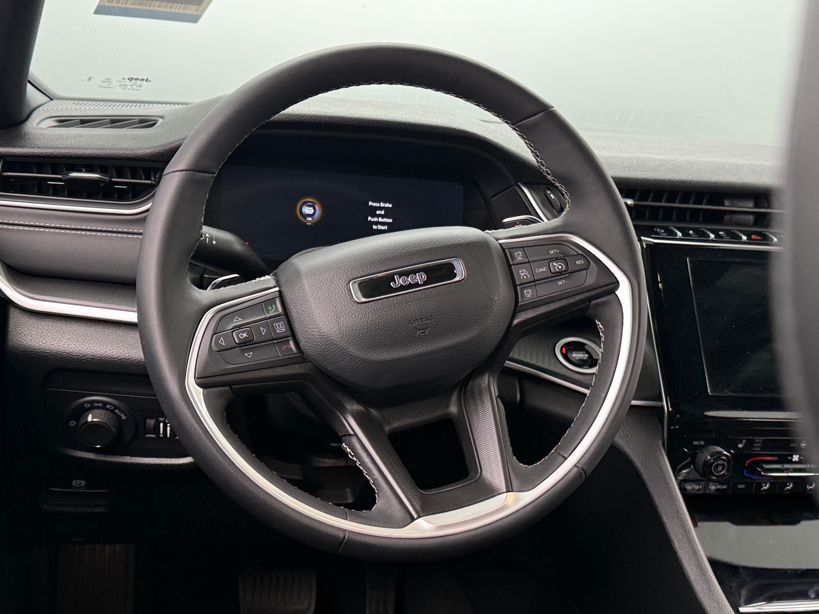 Thumbnail: 2025 Jeep Grand Cherokee - 4