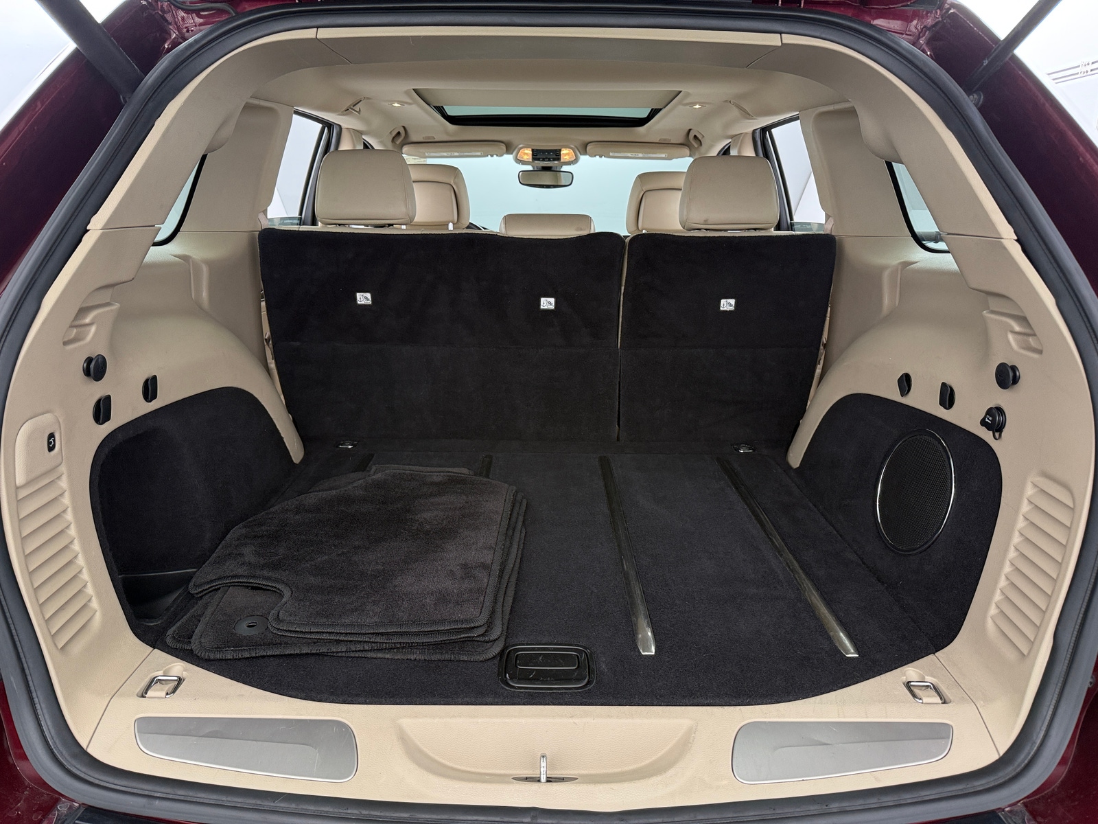 Thumbnail: 2017 Jeep Grand Cherokee - 6