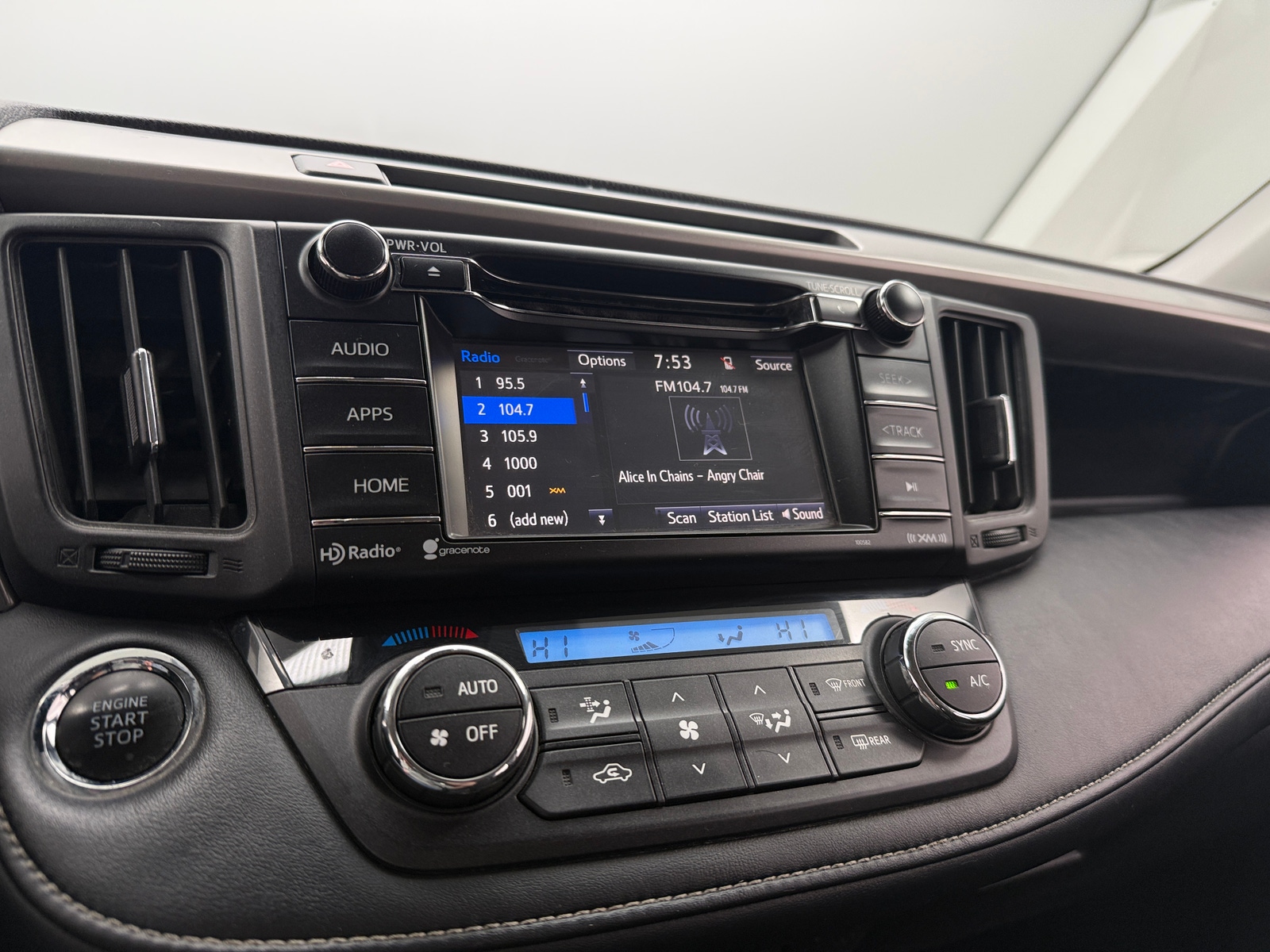 Thumbnail: 2017 Toyota RAV4 - 4