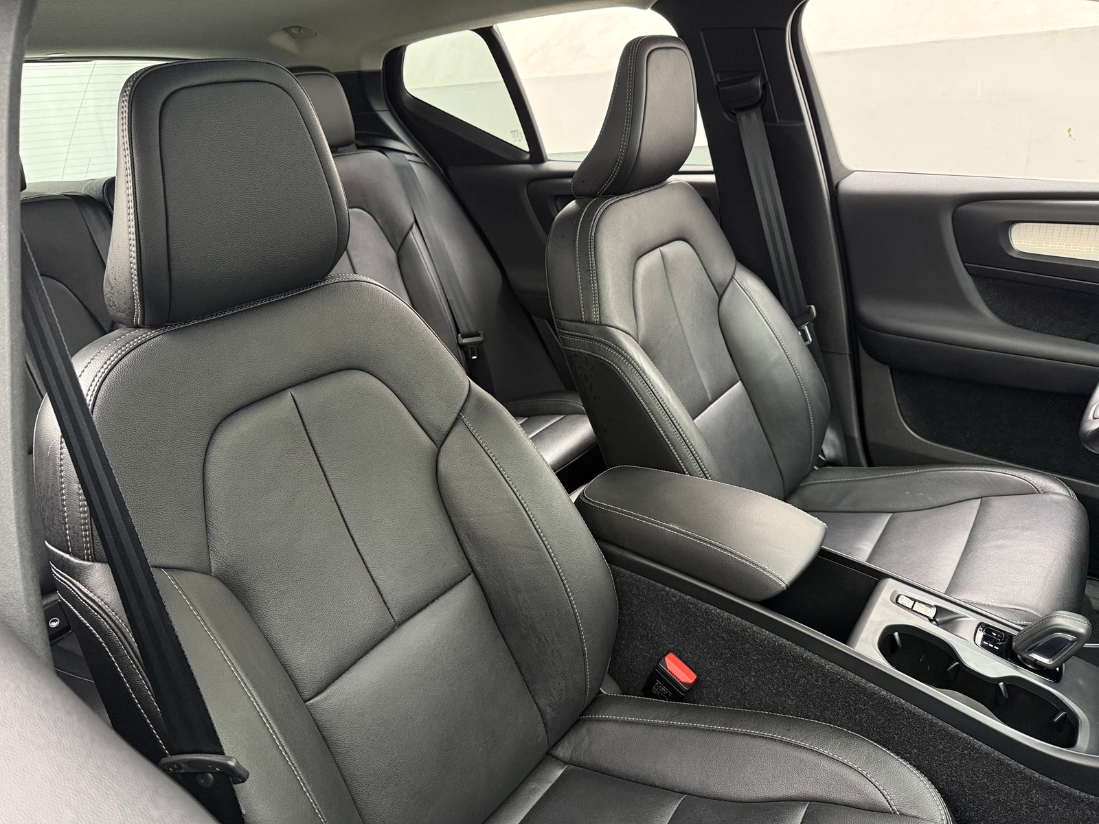 Thumbnail: 2020 Volvo XC40 - 2