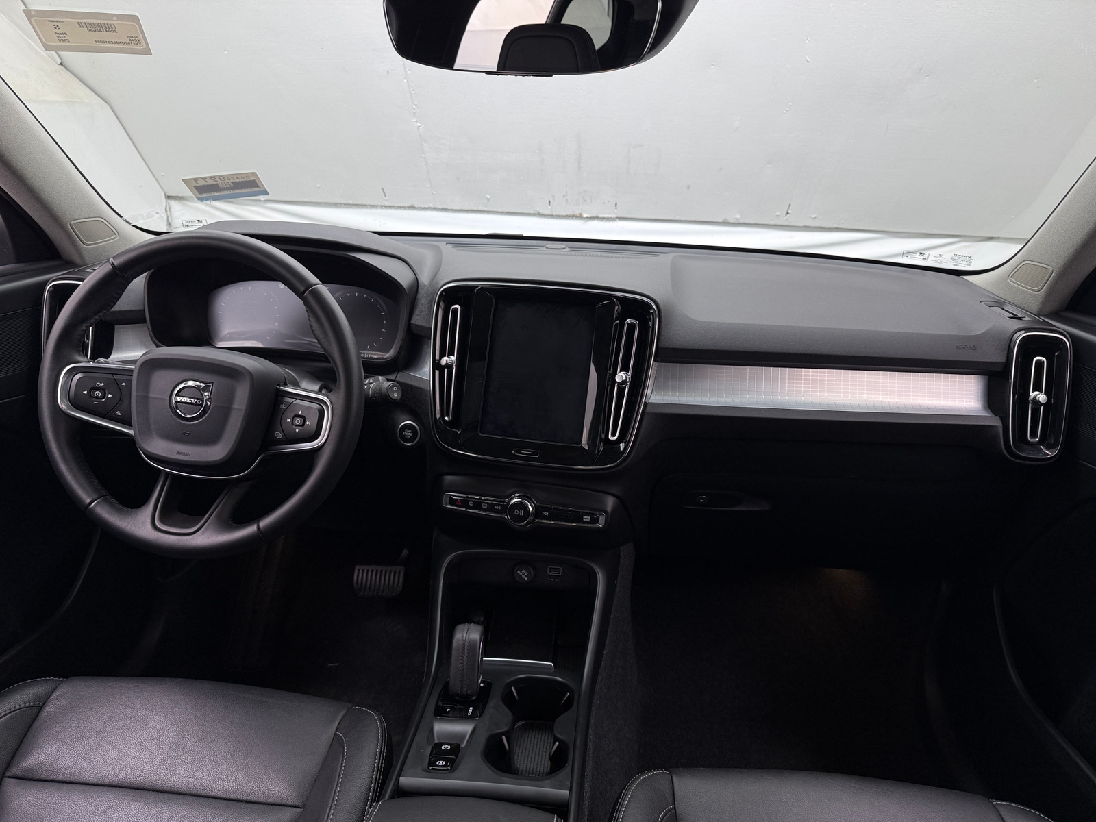 Thumbnail: 2020 Volvo XC40 - 3