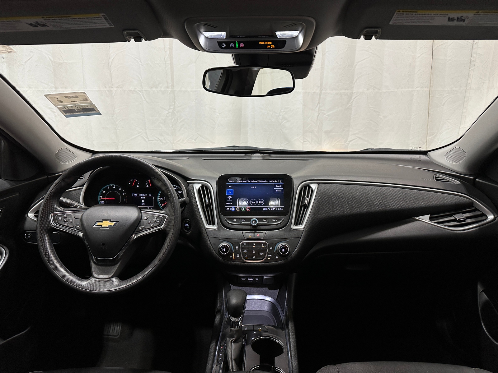 Thumbnail: 2024 Chevrolet Malibu - 3