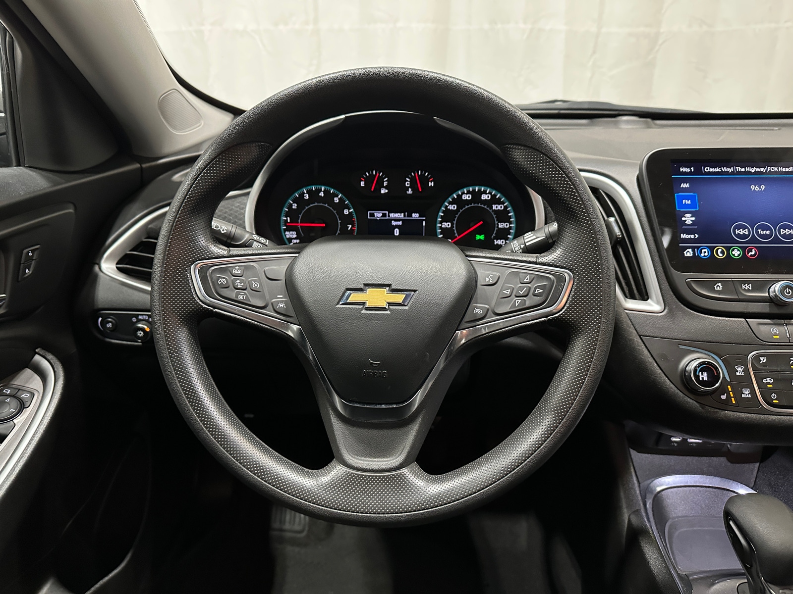 Thumbnail: 2024 Chevrolet Malibu - 5