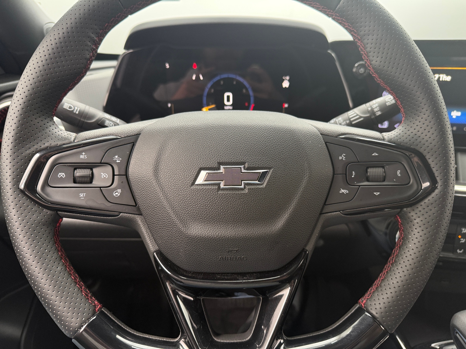 Thumbnail: 2025 Chevrolet Trax - 4