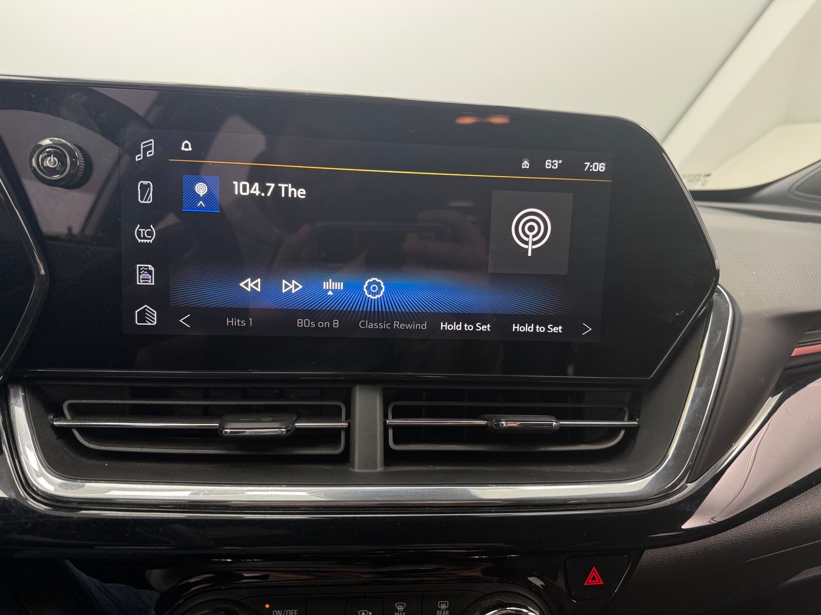 Thumbnail: 2025 Chevrolet Trax - 3