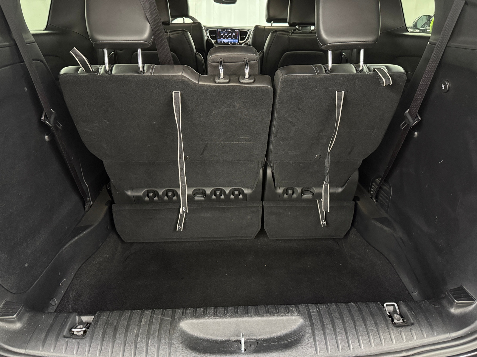 Thumbnail: 2025 Chrysler Pacifica - 6