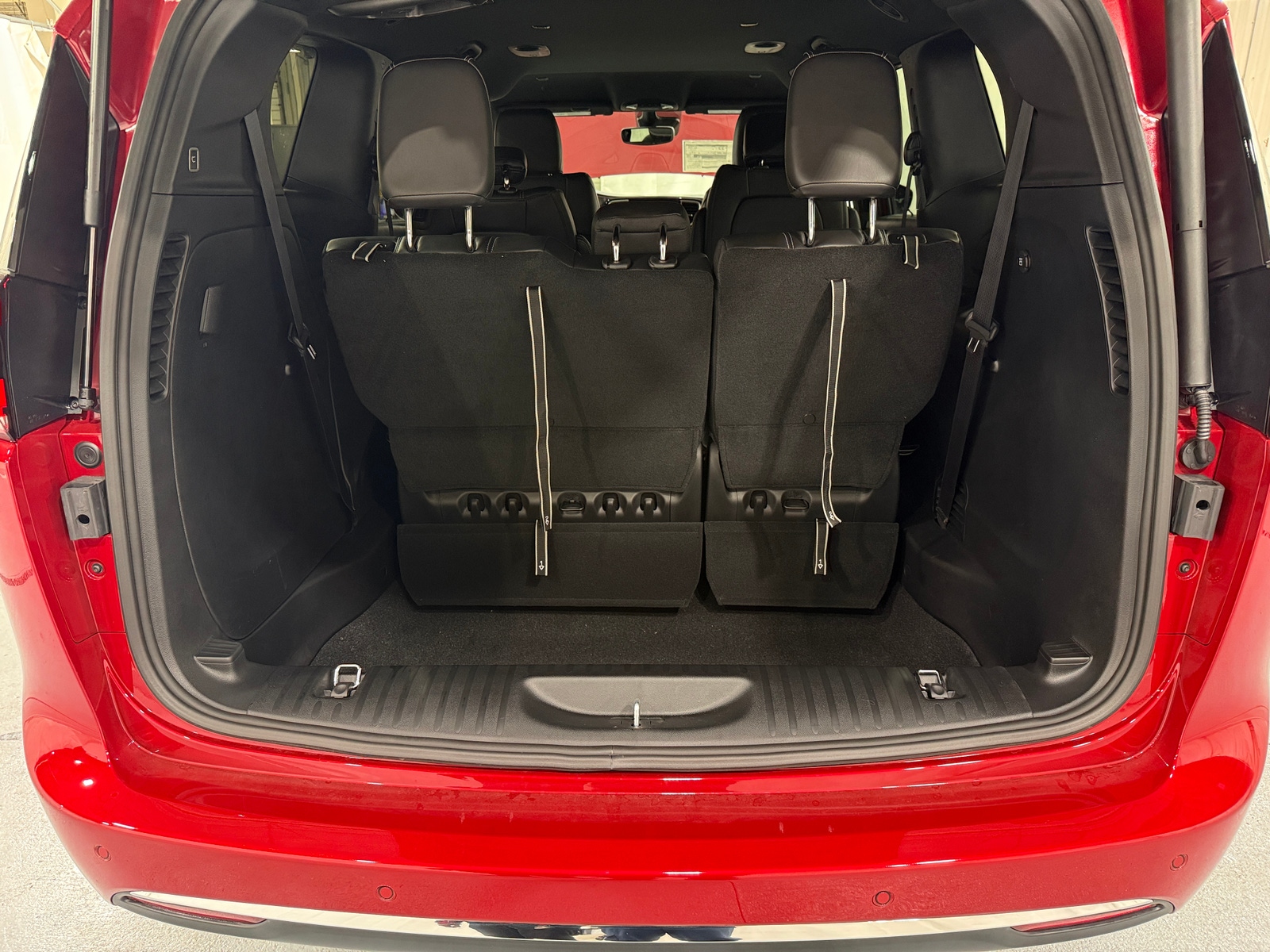 Thumbnail: 2026 Chrysler Pacifica - 7