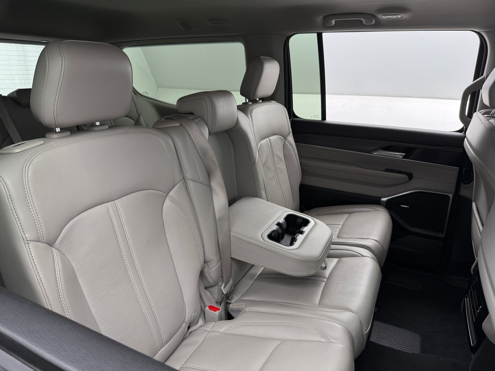 Thumbnail: 2024 Jeep Wagoneer - 5