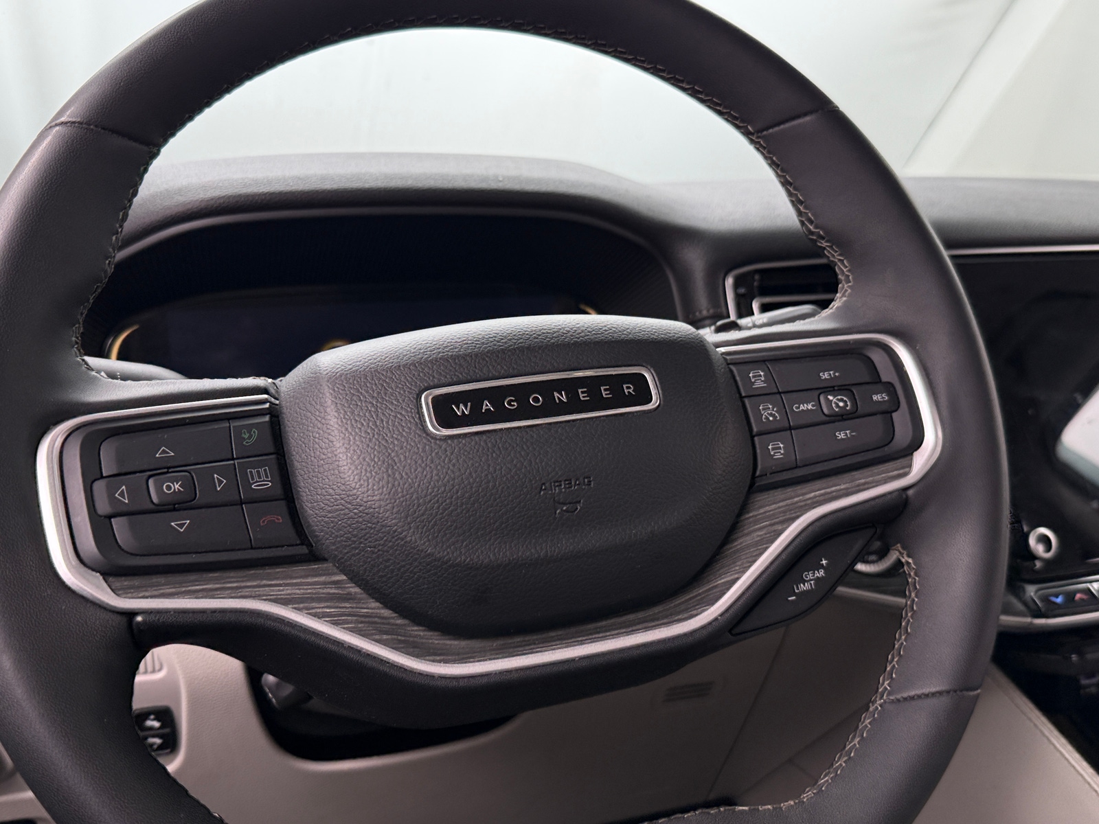 Thumbnail: 2024 Jeep Wagoneer - 4