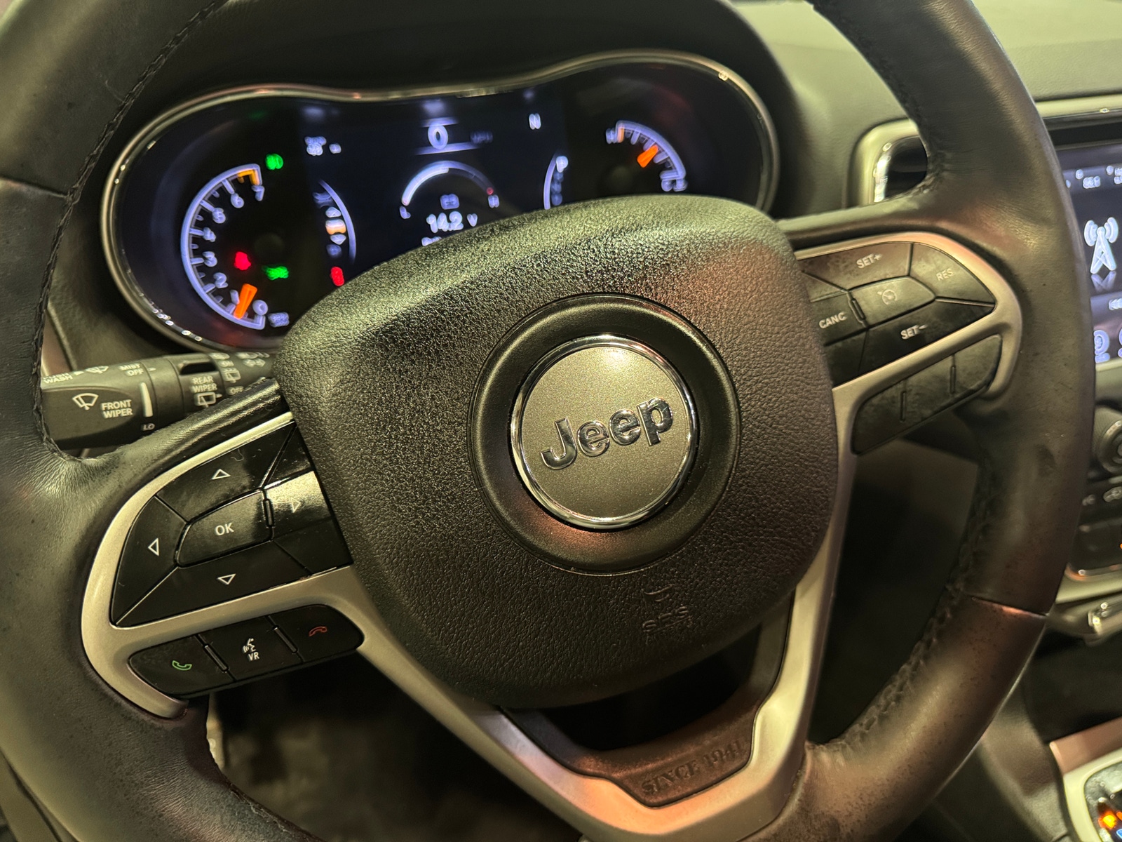 Thumbnail: 2018 Jeep Grand Cherokee - 5