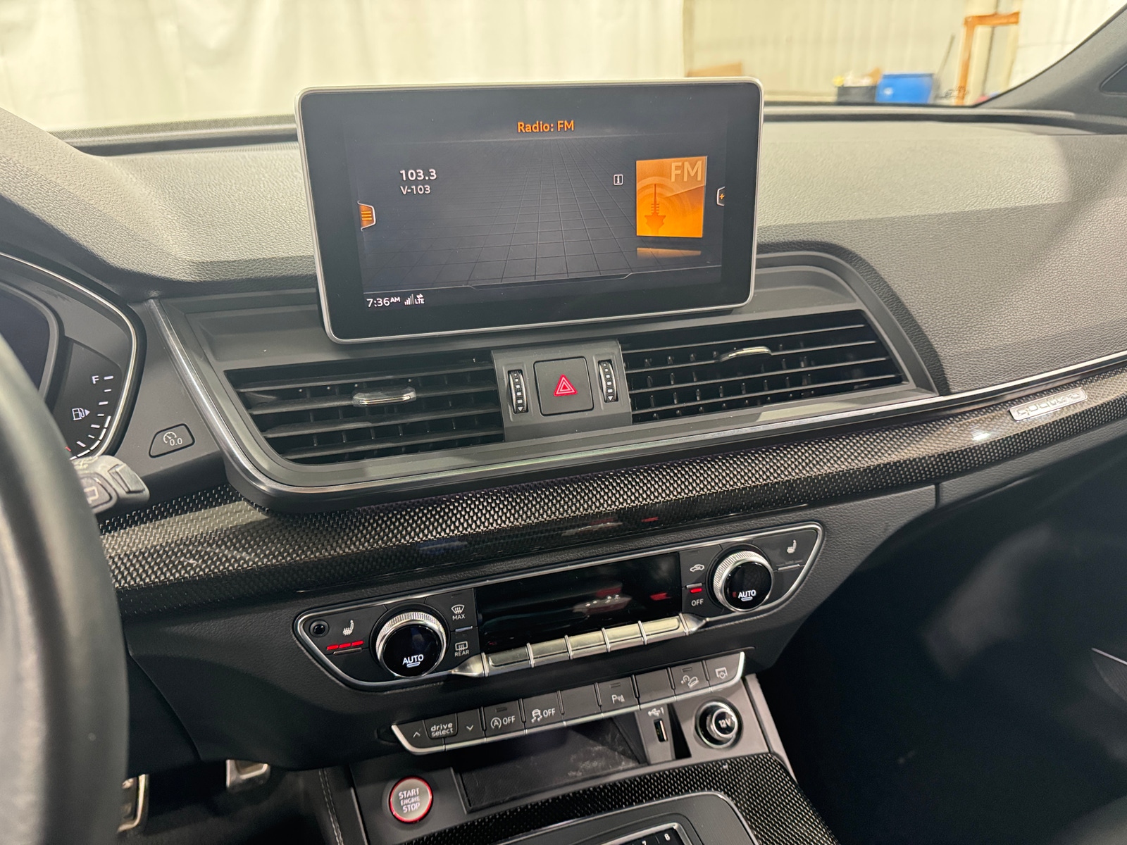 Thumbnail: 2018 Audi SQ5 - 3