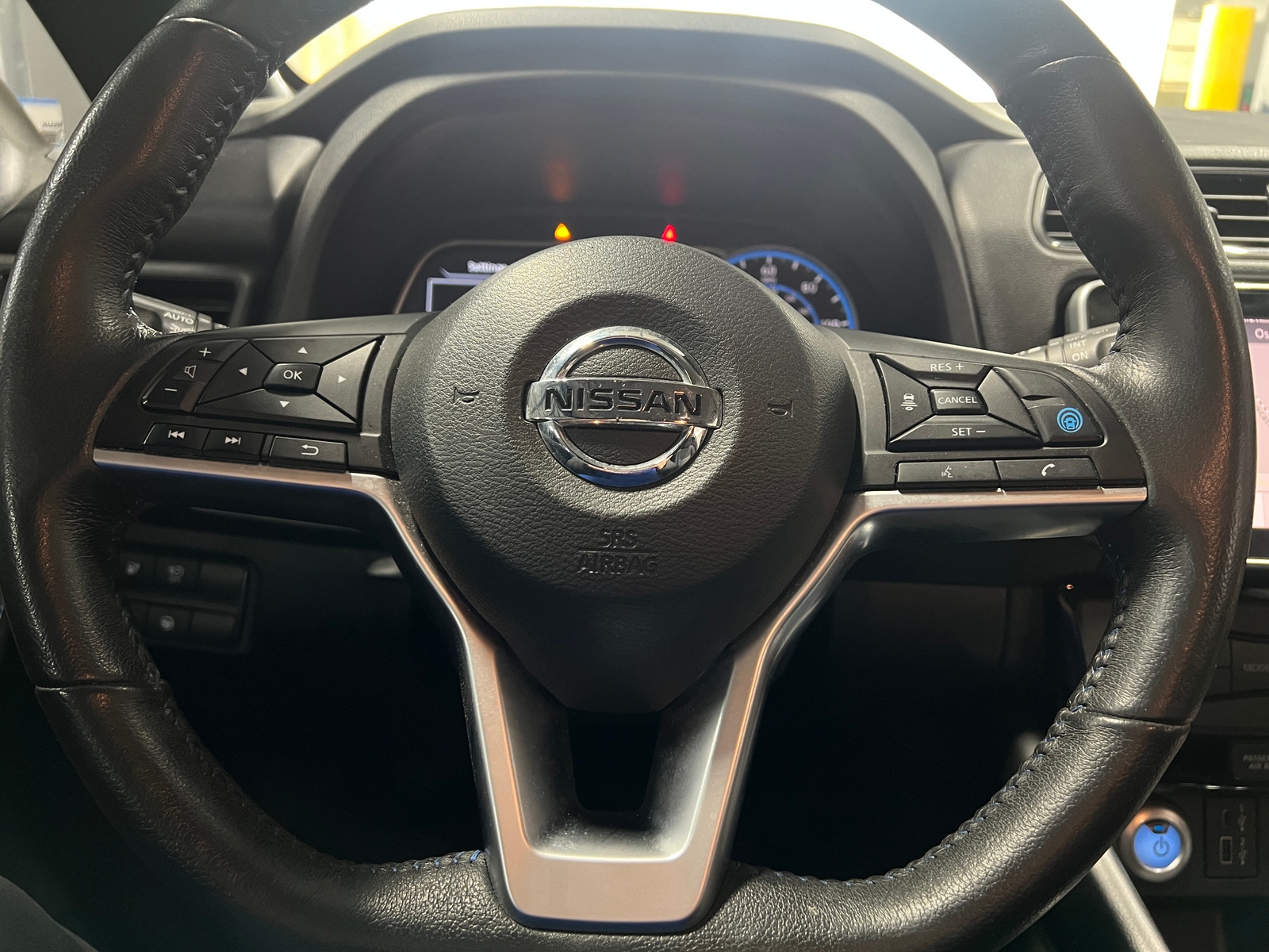 Thumbnail: 2021 Nissan Leaf - 5